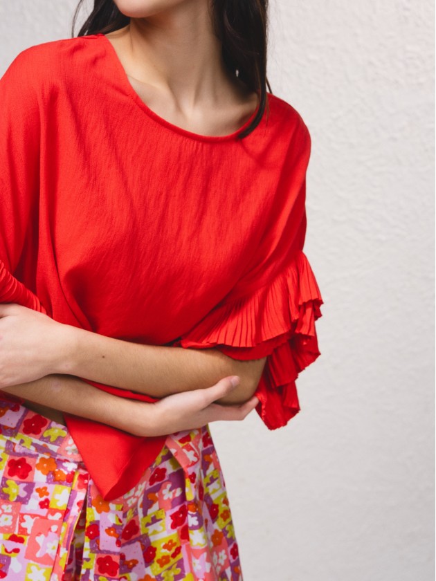 Blusa com efeito folhos nas mangas
