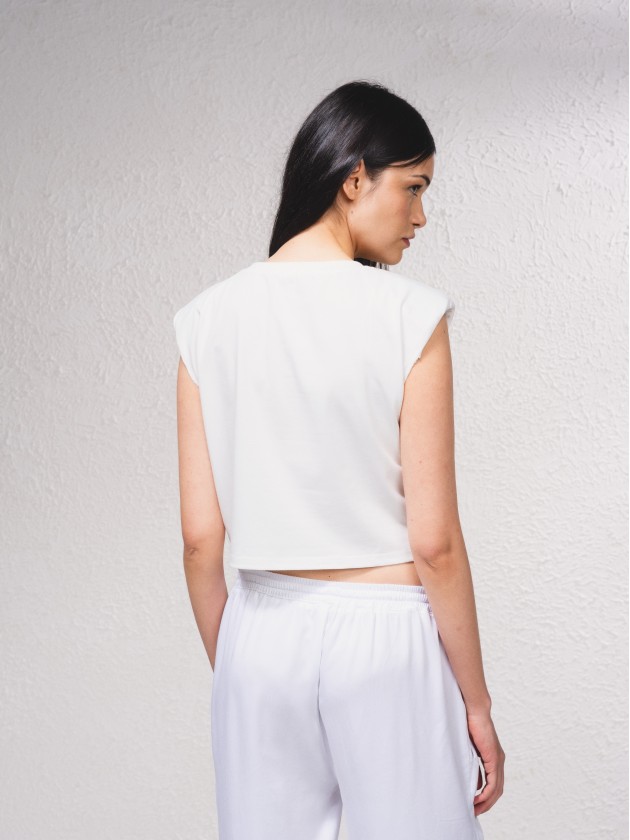 T-shirt com abertura frontal