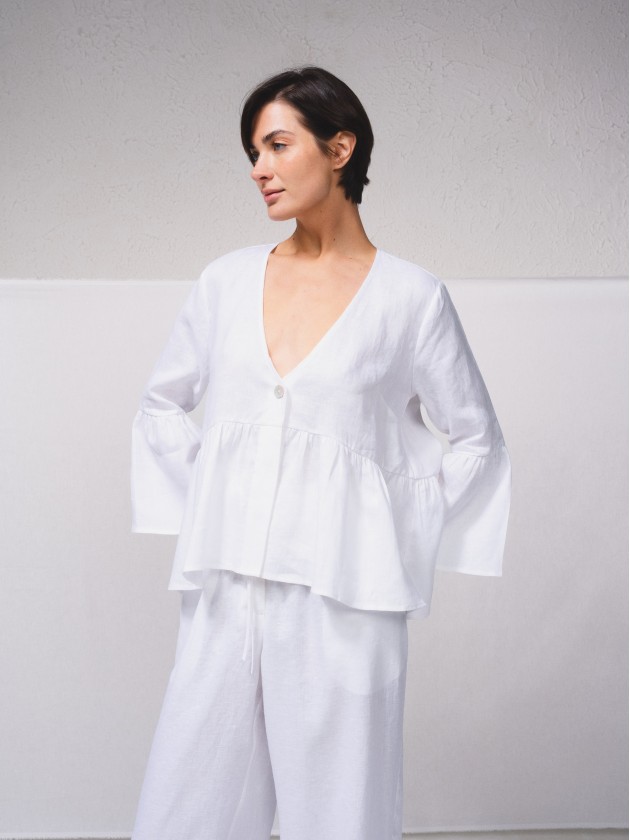 Blusa em linho e decote em v