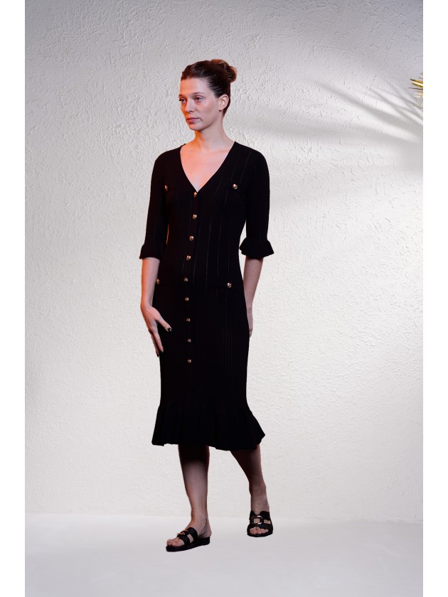 Vestido em malha com botes dourados