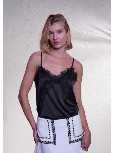 Top en satin avec dtails en dentelle