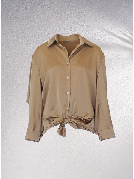 Camisa com fecho de n