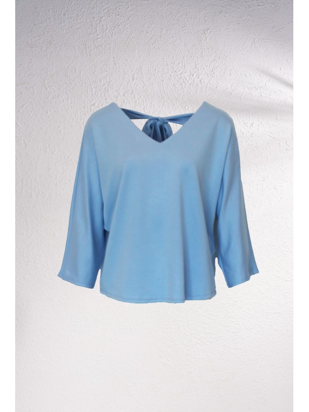 Blusa com lao nas costas