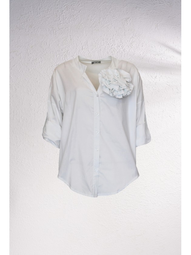 Blusa com flor