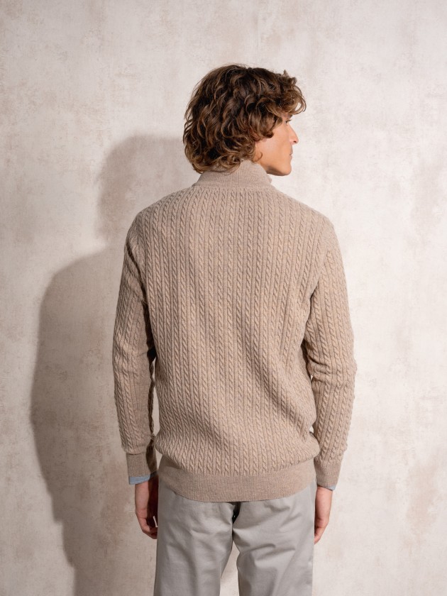 Polo with zipper