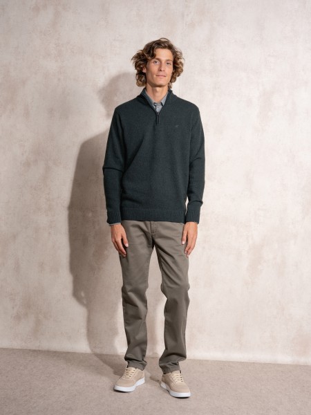 Polo with zipper