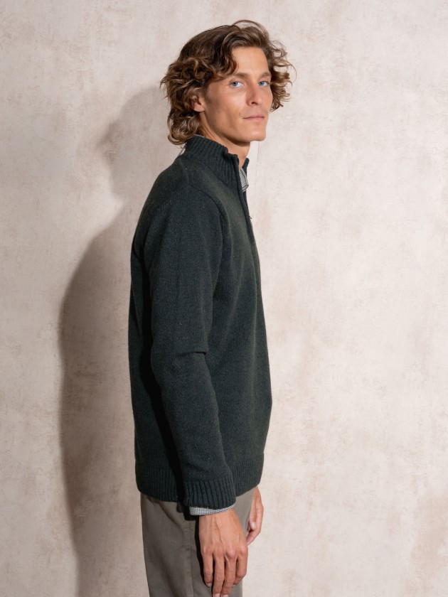 Polo with zipper