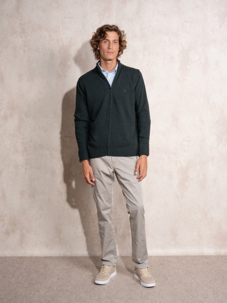 Knitted jacket with zipper