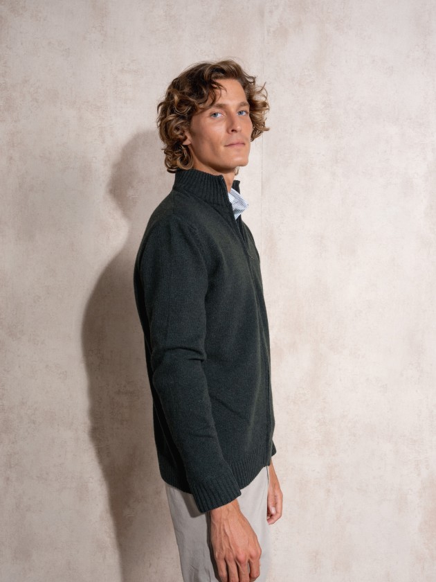 Knitted jacket with zipper
