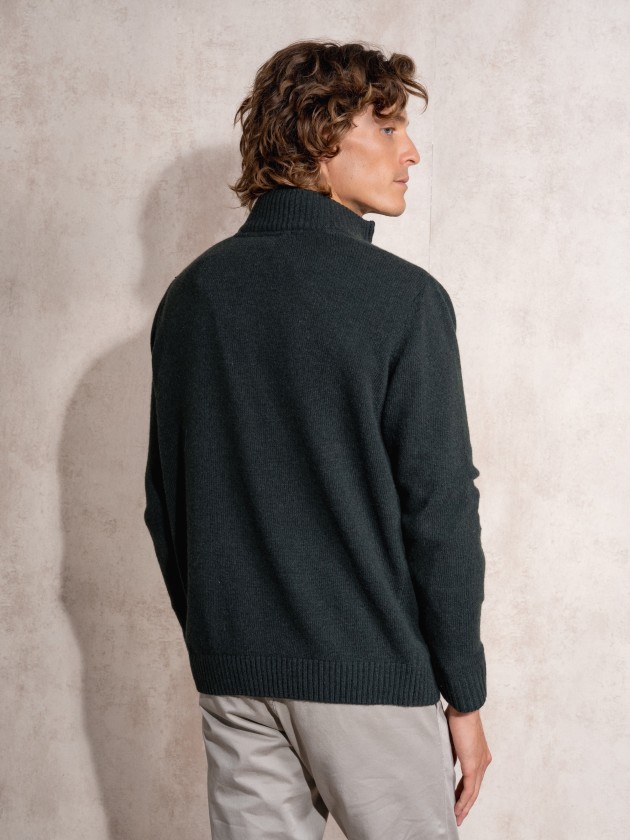 Knitted jacket with zipper