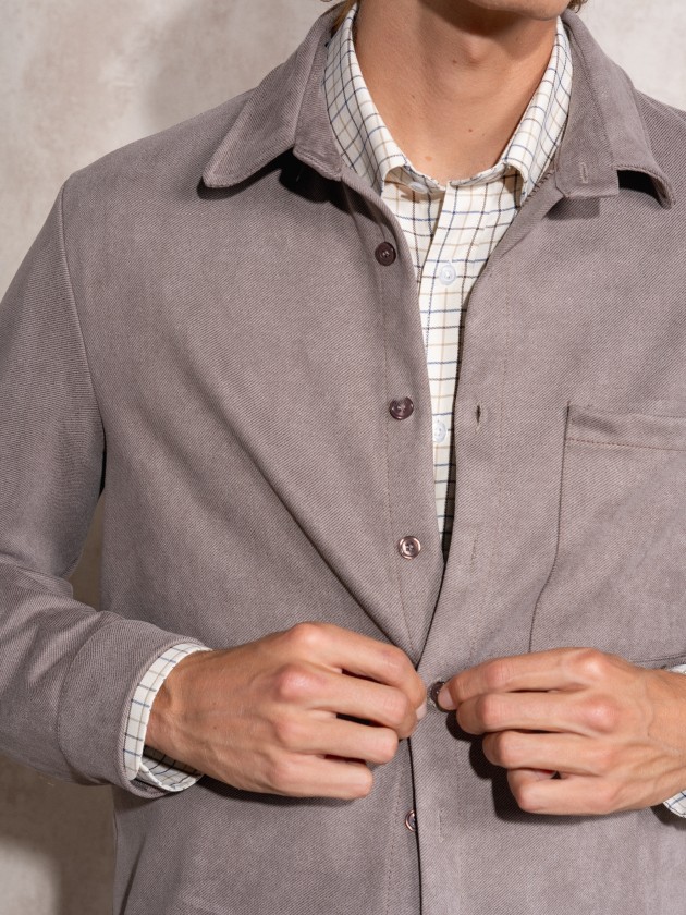 Camisa com bolso