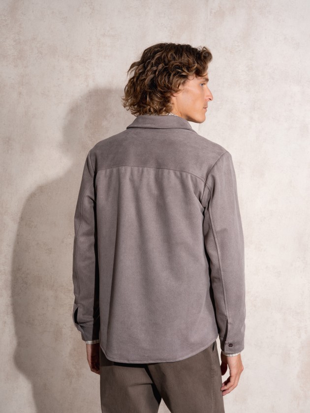 Camisa com bolso