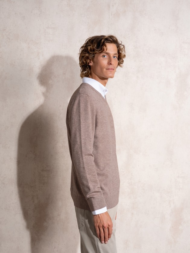Camisola de malha com decote em bico