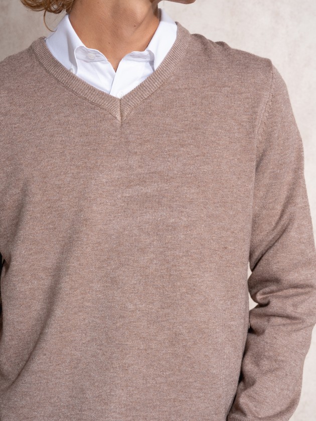 Camisola de malha com decote em bico