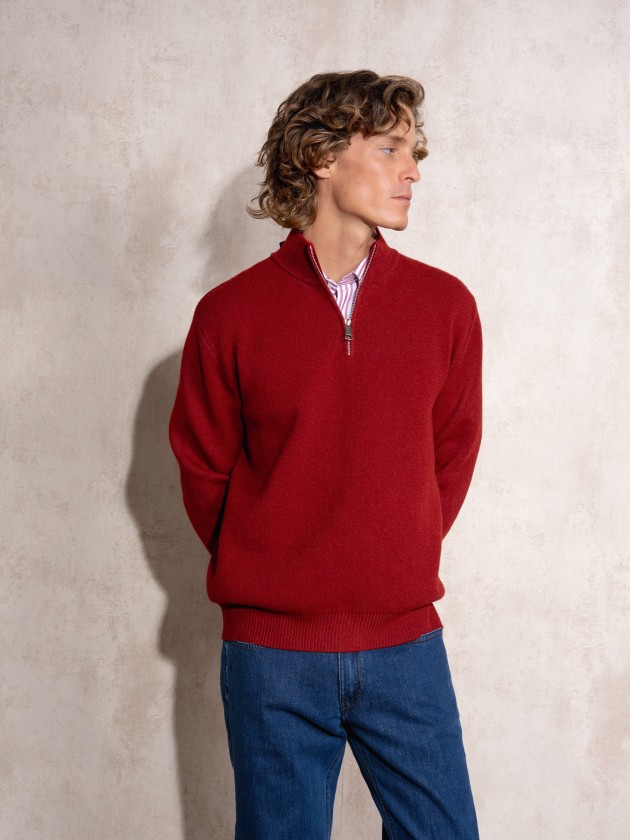 Knitted sweater with zipper