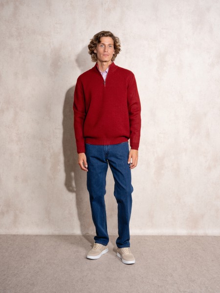 Knitted sweater with zipper