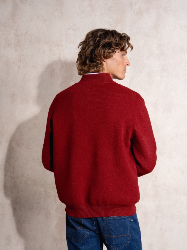 Knitted sweater with zipper
