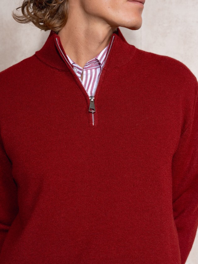 Knitted sweater with zipper