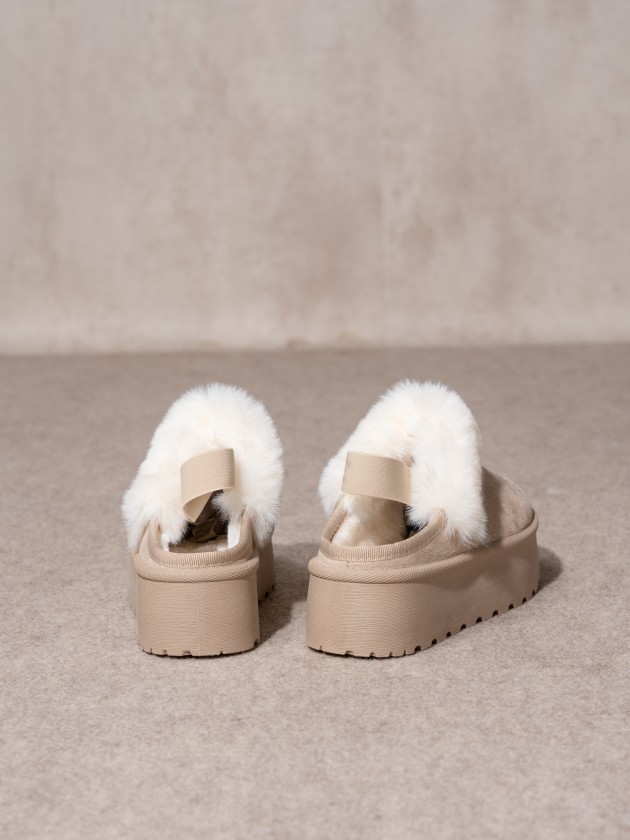 Platform slipper with fur