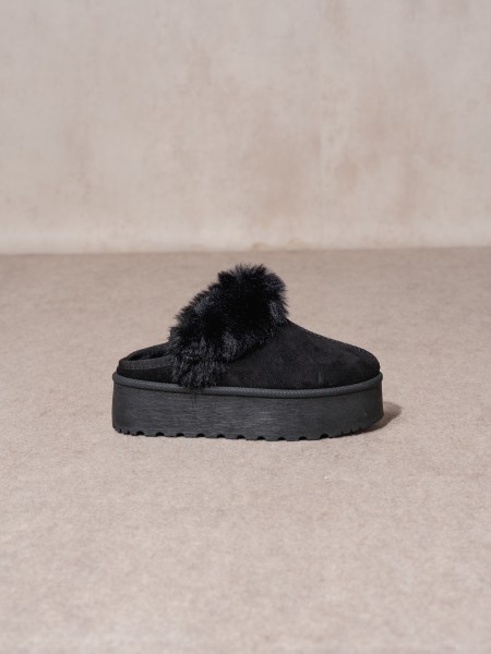 Platform slipper with fur