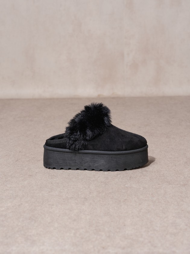 Platform slipper with fur