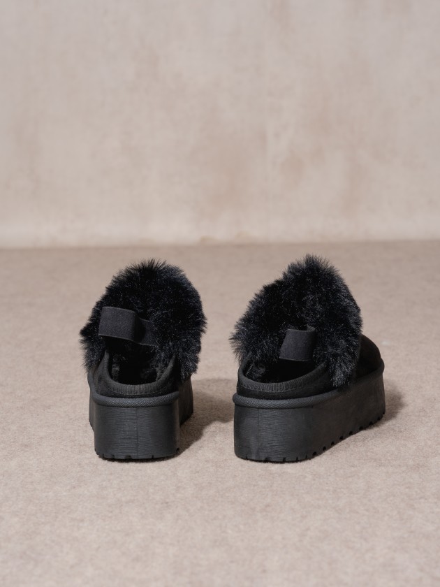 Platform slipper with fur