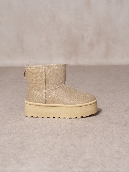 Botas com brilhantes
