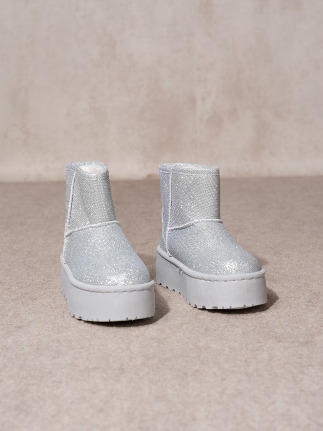 Botas com brilhantes