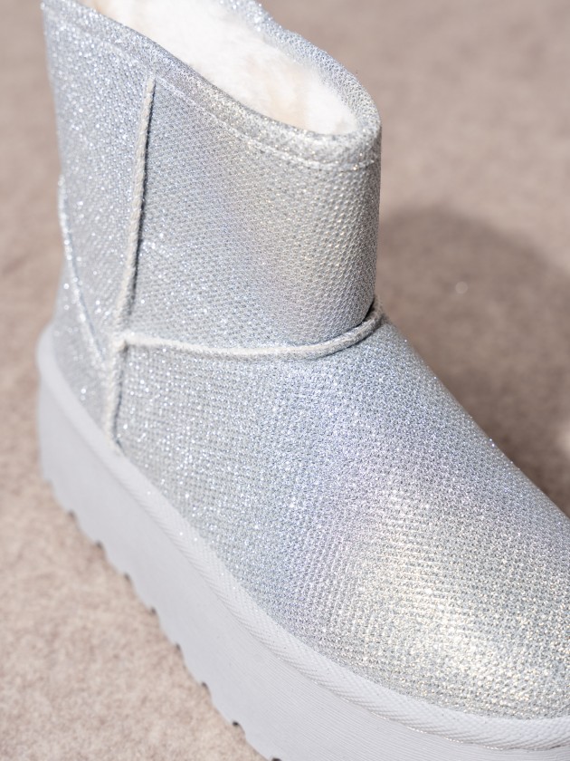 Botas com brilhantes