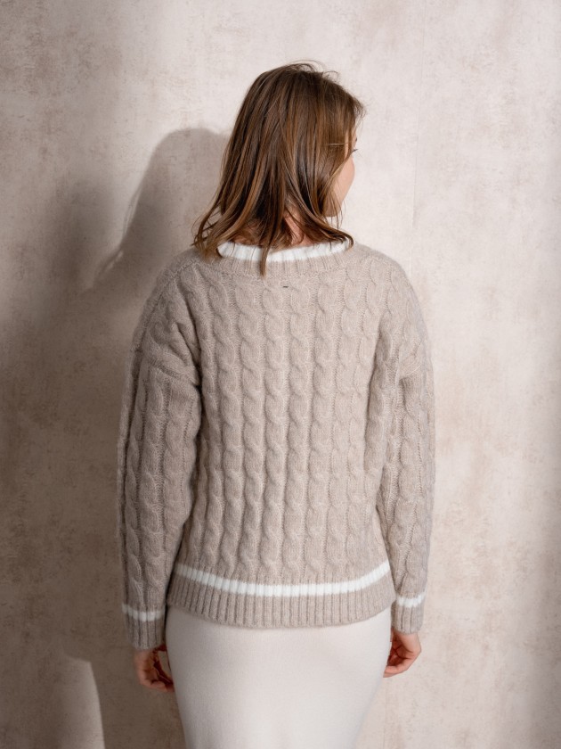 Camisola de malha com decote em bico