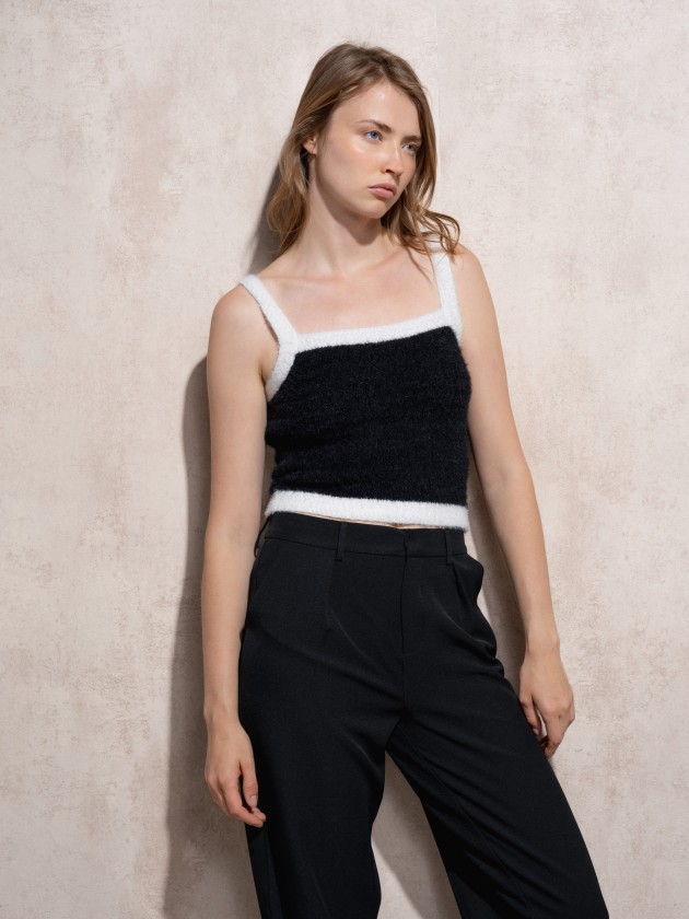 Top court en maille de couleurs contrastes