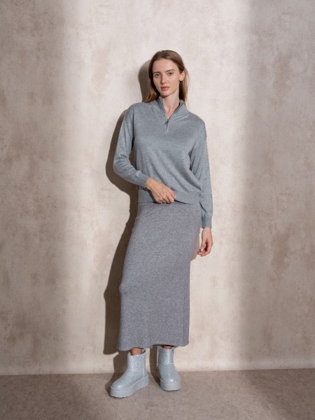 Knitted polo shirt with zip and shiny applications