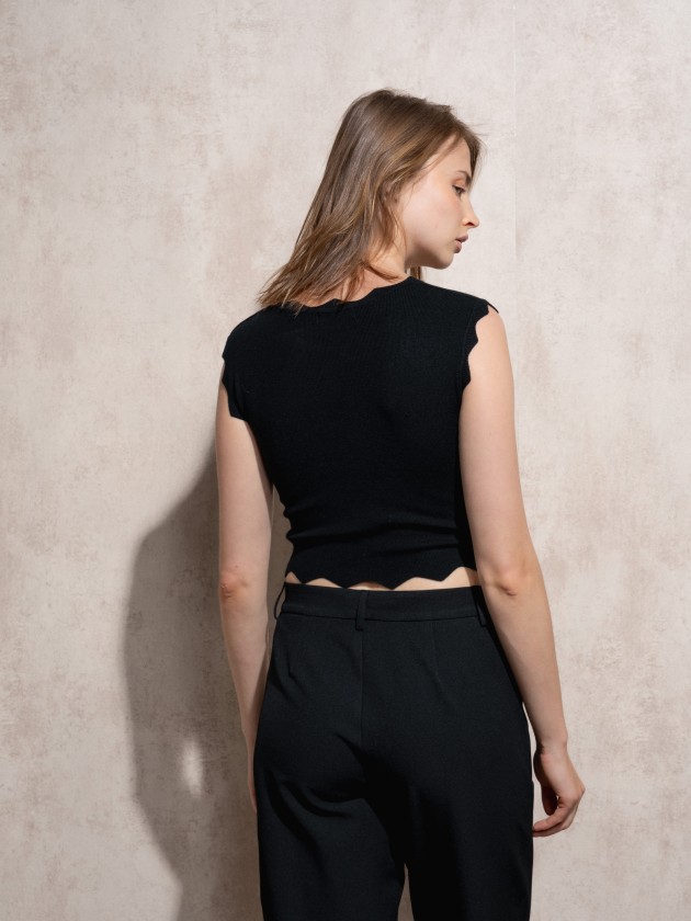 Cropped knit crop top