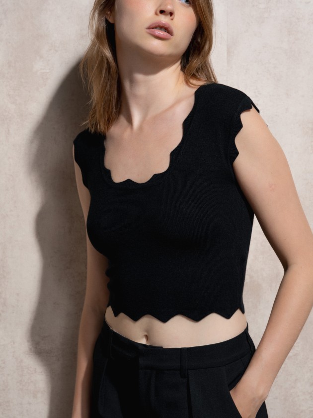 Cropped knit crop top