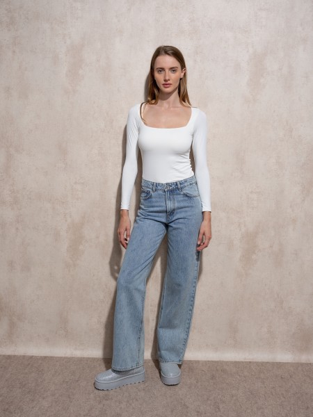Wide leg jeans