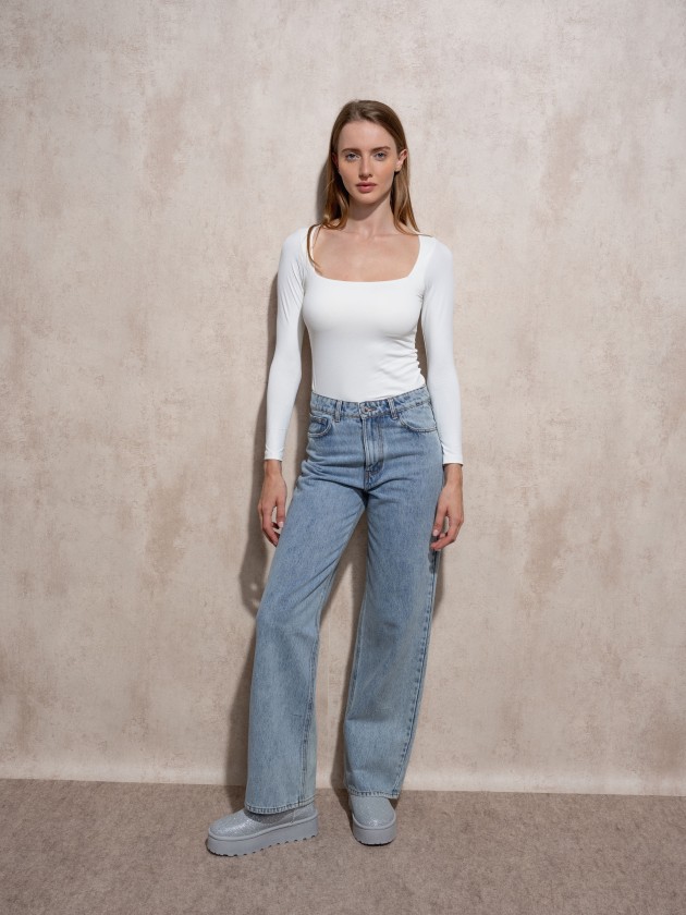 Wide leg jeans