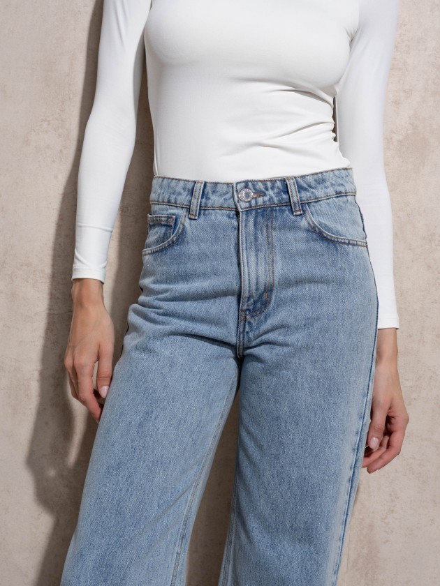 Wide leg jeans