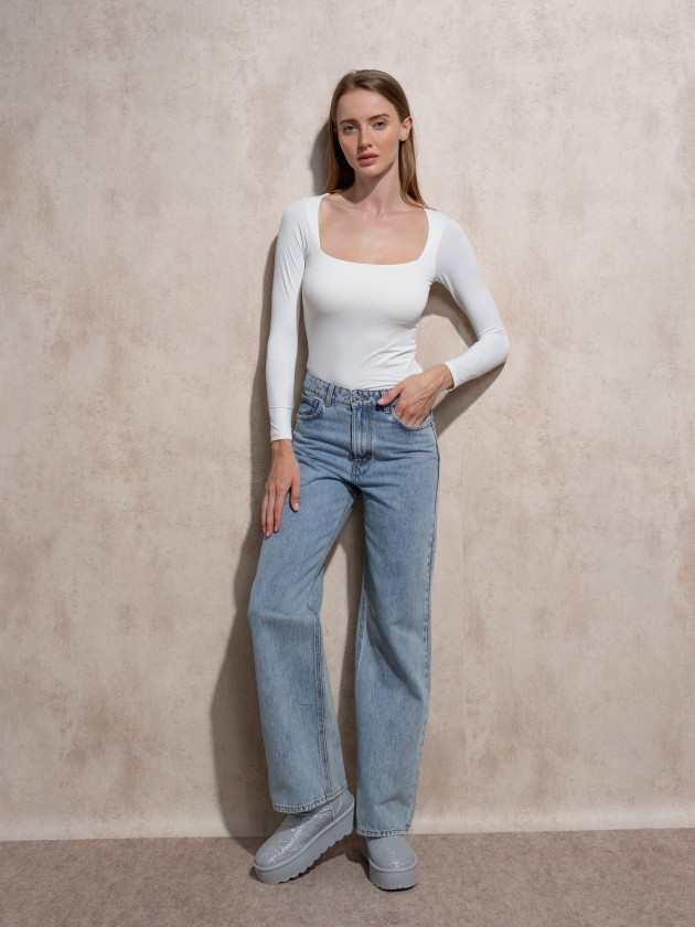 Wide leg jeans