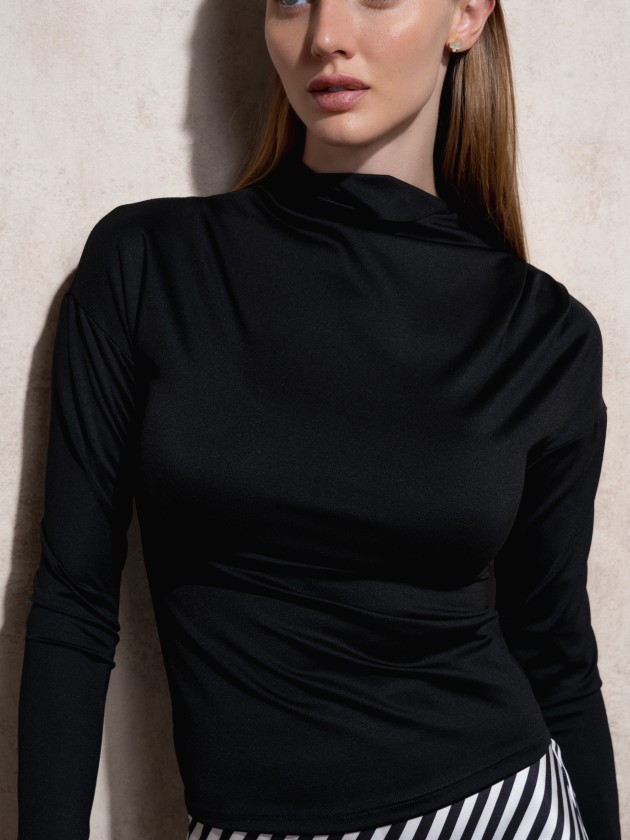 Camisola com franzido no ombro