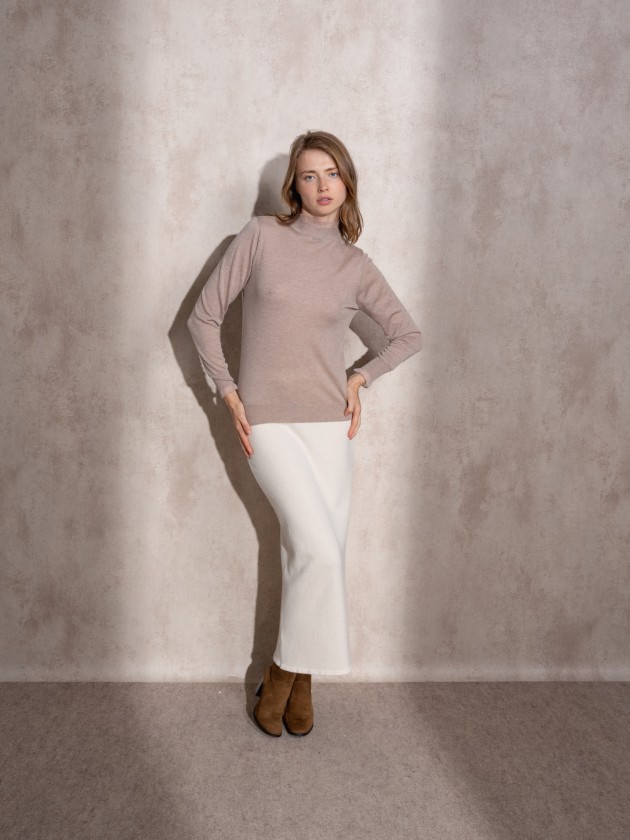 Knitted sweater with ruffles