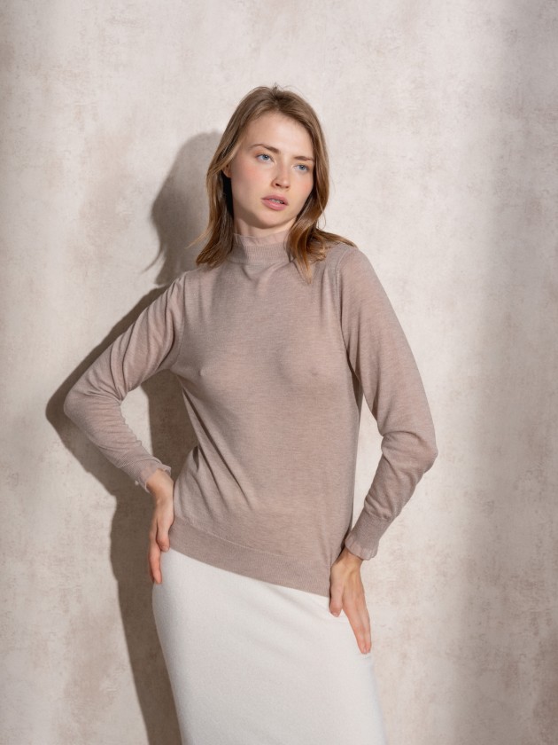 Knitted sweater with ruffles