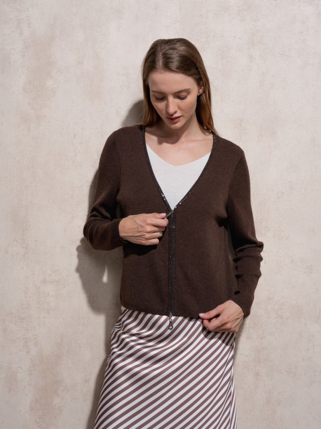 Knitted jacket with zipper