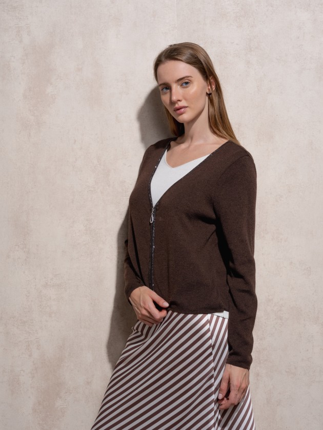 Knitted jacket with zipper