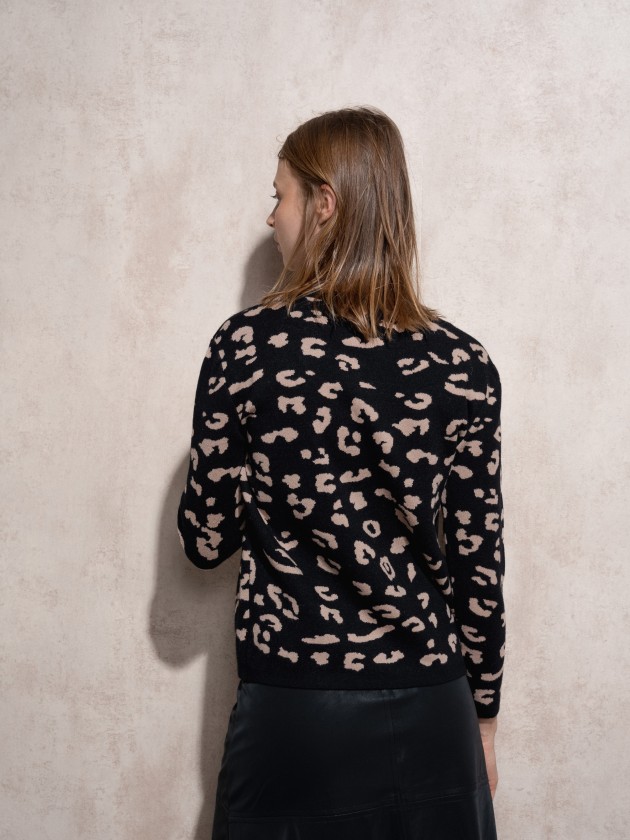 Jacquard knitted coat