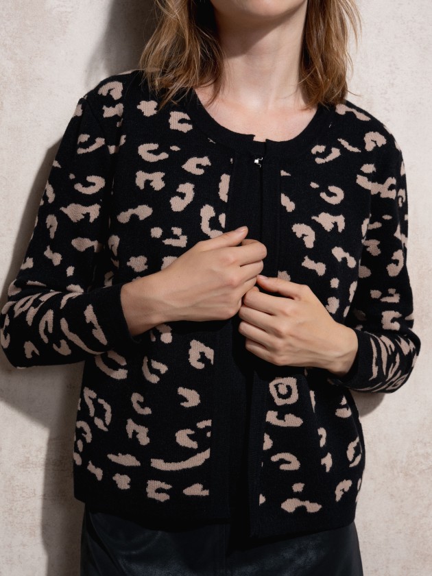 Jacquard knitted coat