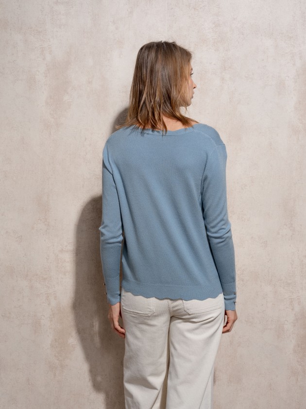 Knitted cardigan with gold buttons