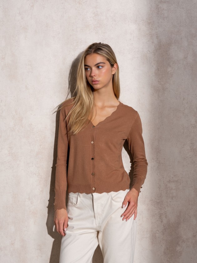 Cardigan en maille avec boutons dors