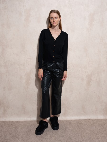 Cardigan em malha com botes dourados