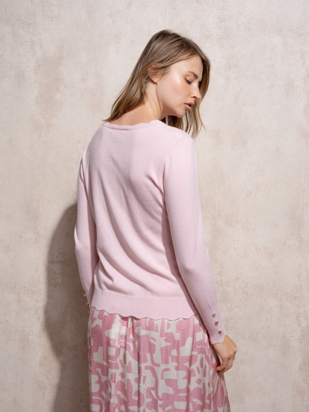 Camisola de malha com decote redondo e botes dourados