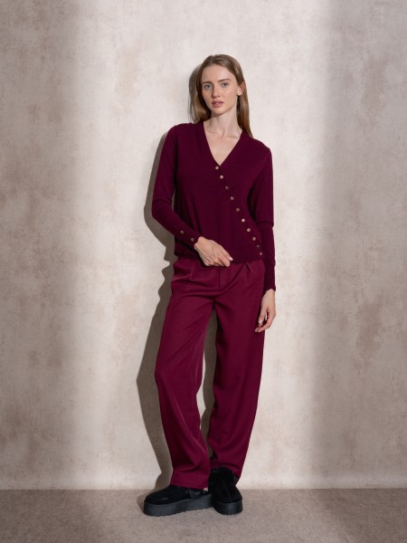 Cache coeur in knit with gold buttons